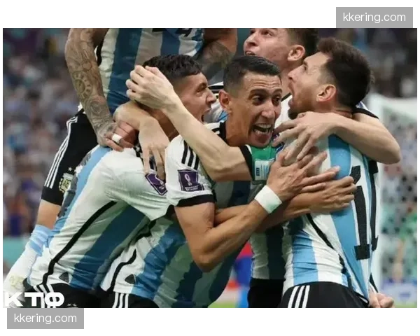 阿根廷莫利纳塔利亚菲科边翼卫，攻防两端往返能力与体能分配